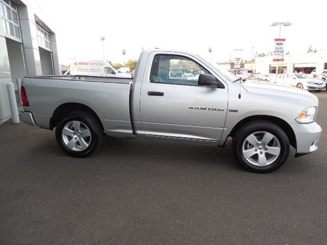 RAM Ram Pickup 2012 photo 2