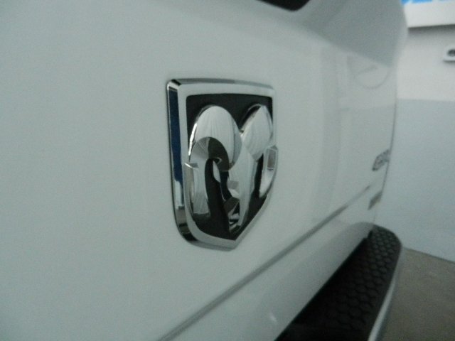 RAM Ram Pickup 2012 photo 3