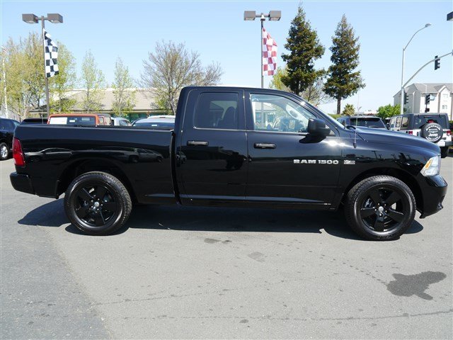 RAM Ram Pickup 2012 photo 5