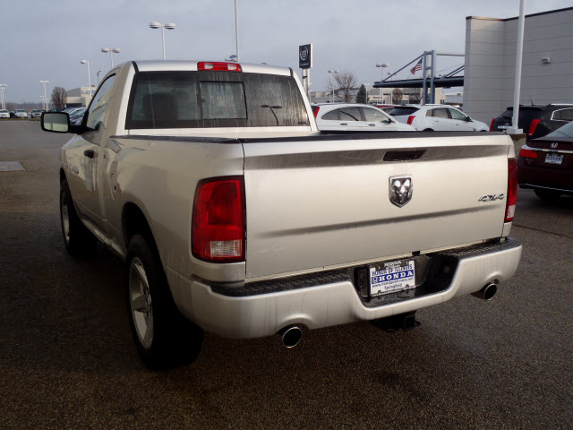 RAM Ram Pickup 2012 photo 1