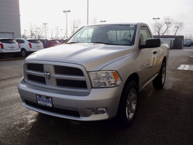 RAM Ram Pickup 2012 photo 2