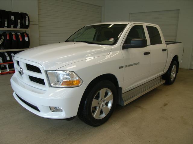 RAM Ram Pickup 2012 photo 1