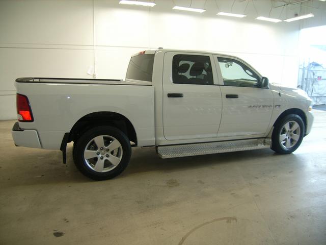 RAM Ram Pickup 2012 photo 2