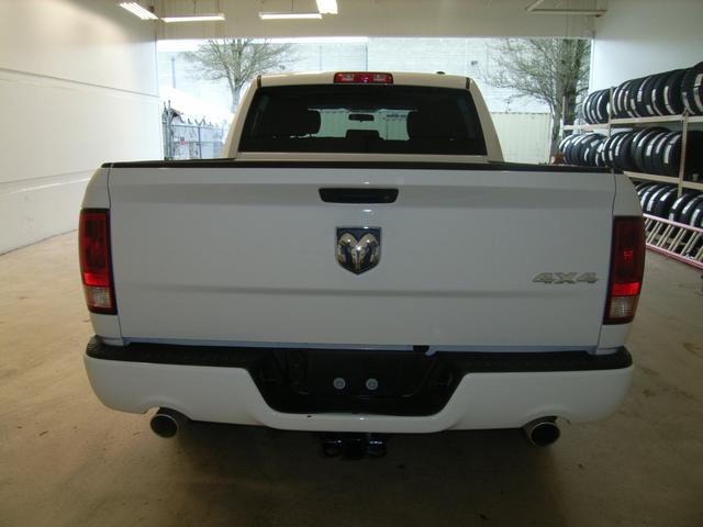 RAM Ram Pickup 2012 photo 4