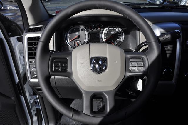 RAM Ram Pickup 2012 photo 2