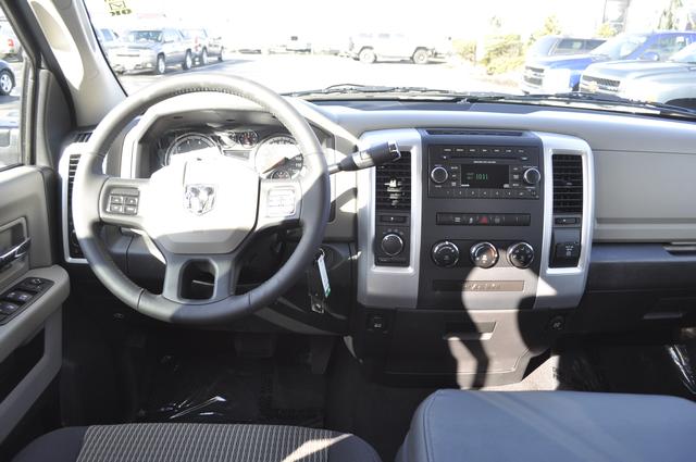 RAM Ram Pickup 2012 photo 3