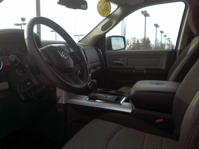 RAM Ram Pickup 2012 photo 4