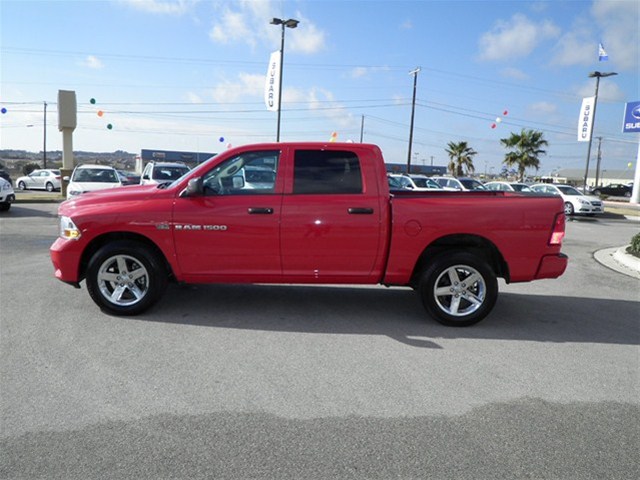 RAM Ram Pickup 2012 photo 3