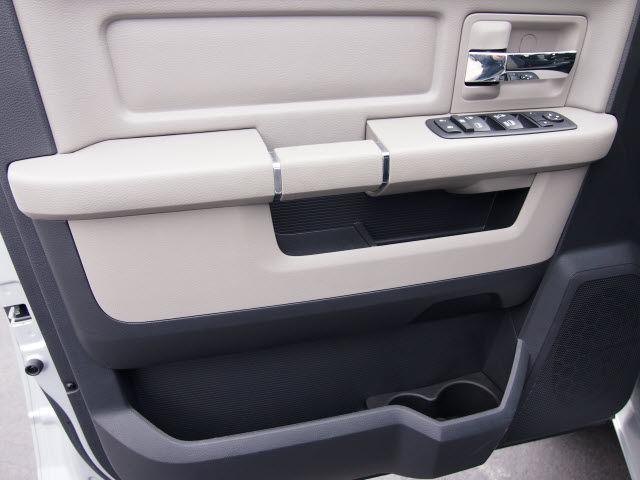 RAM Ram Pickup 2012 photo 2