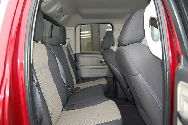 RAM Ram Pickup 2012 photo 2