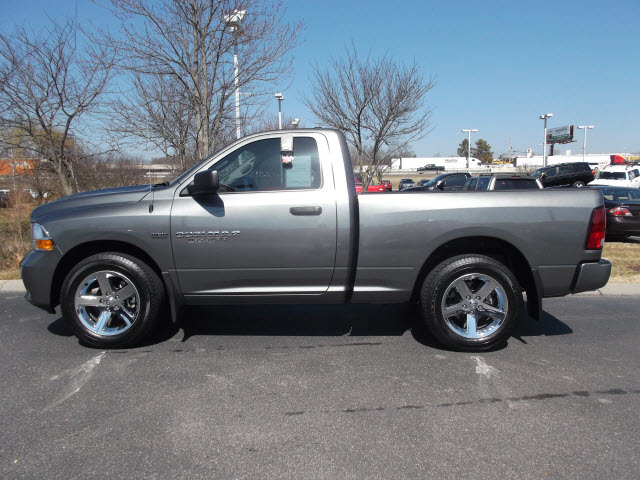RAM Ram Pickup 2012 photo 2