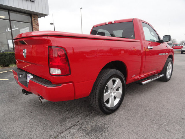 RAM Ram Pickup 2012 photo 2