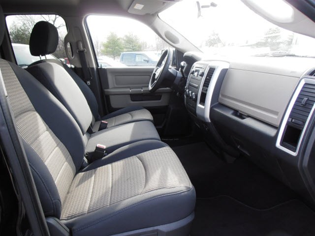 RAM Ram Pickup 2012 photo 3