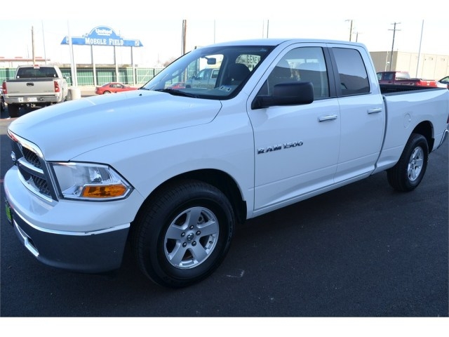 RAM Ram Pickup 2012 photo 2