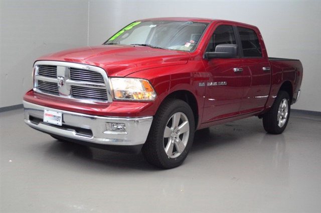 RAM Ram Pickup 2012 photo 2