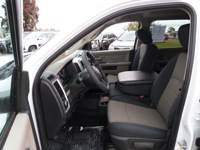 RAM Ram Pickup 2012 photo 5