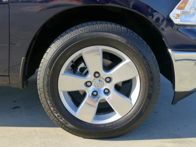 RAM Ram Pickup 2012 photo 1