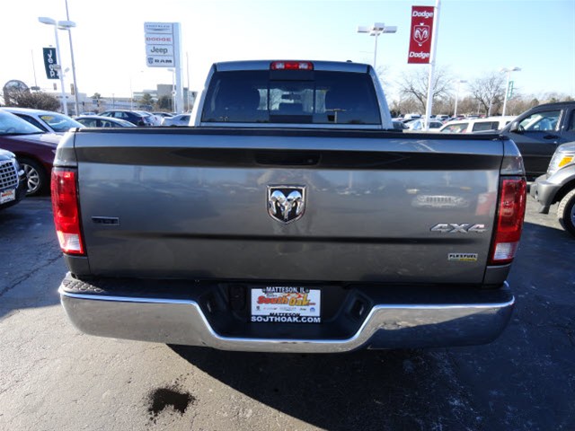 RAM Ram Pickup 2012 photo 2