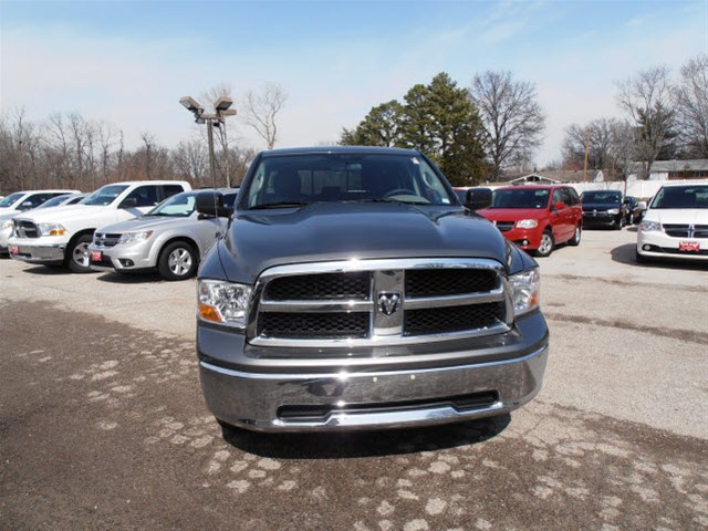 RAM Ram Pickup 2012 photo 2