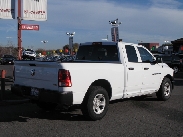 RAM Ram Pickup 2012 photo 1