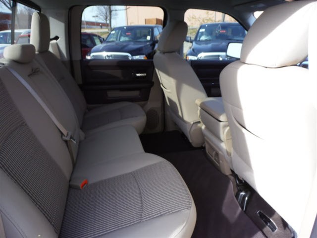 RAM Ram Pickup 2012 photo 2