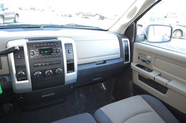 RAM Ram Pickup 2012 photo 1