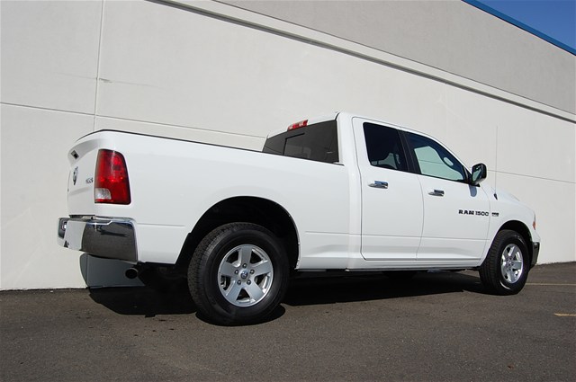 RAM Ram Pickup 2012 photo 2