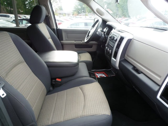 RAM Ram Pickup 2012 photo 1