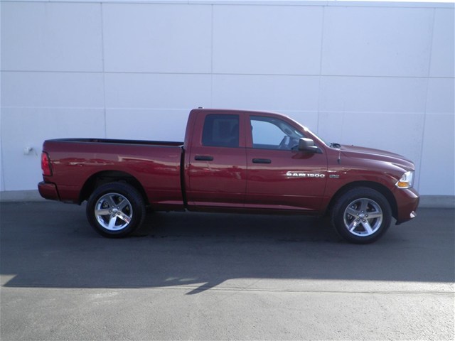 RAM Ram Pickup 2012 photo 3
