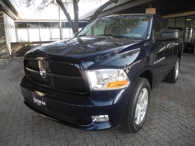 RAM Ram Pickup 2012 photo 4