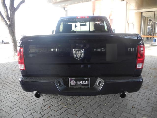 RAM Ram Pickup 2012 photo 5