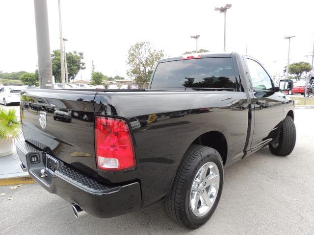 RAM Ram Pickup 2012 photo 2