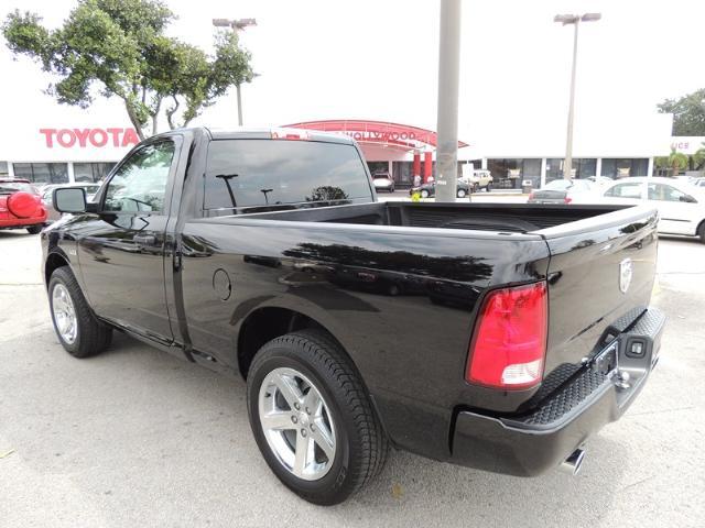 RAM Ram Pickup 2012 photo 4