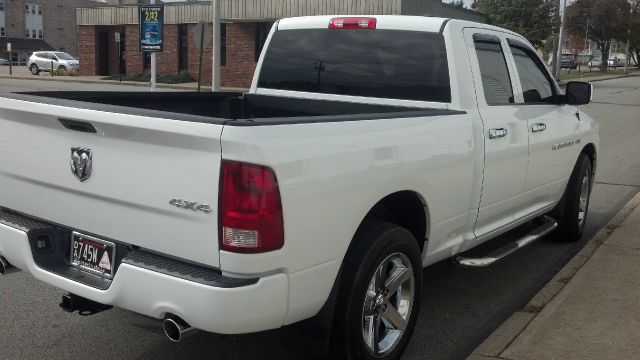 RAM 1500 4dr LX 4WD Auto Pickup Truck
