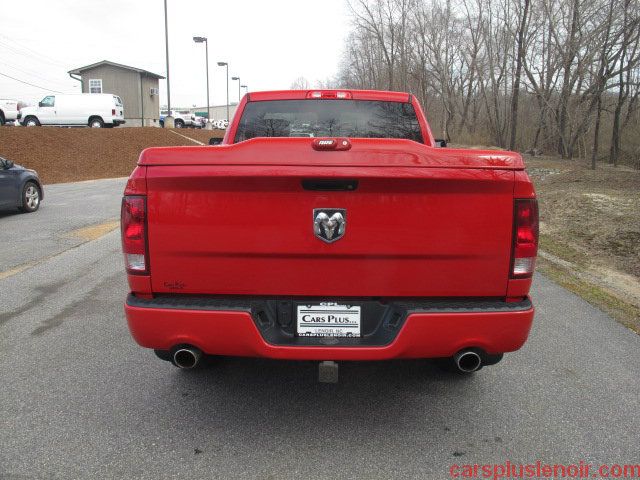 RAM 1500 Ext Cab - Sport 4x4 At Red Pickup Truck