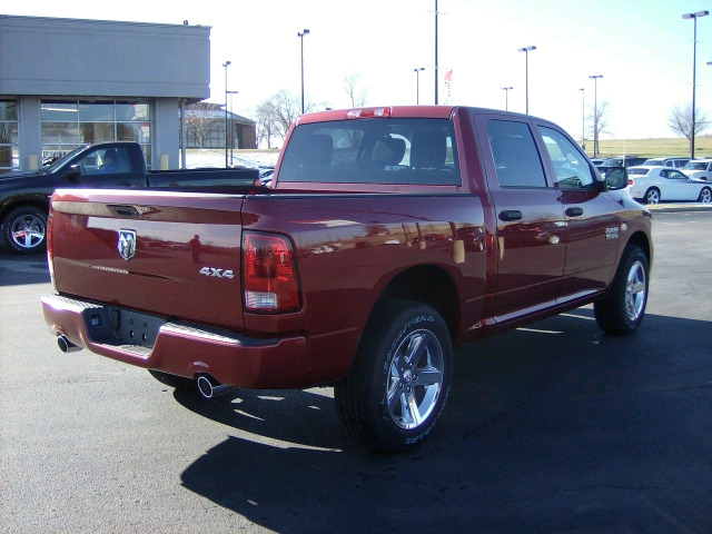 RAM 1500 SE Sport Wagon 4D Pickup Truck