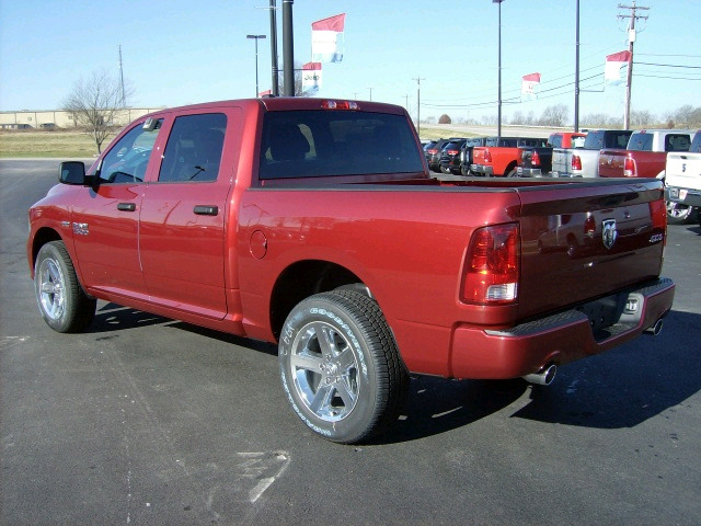 RAM 1500 2014 photo 1