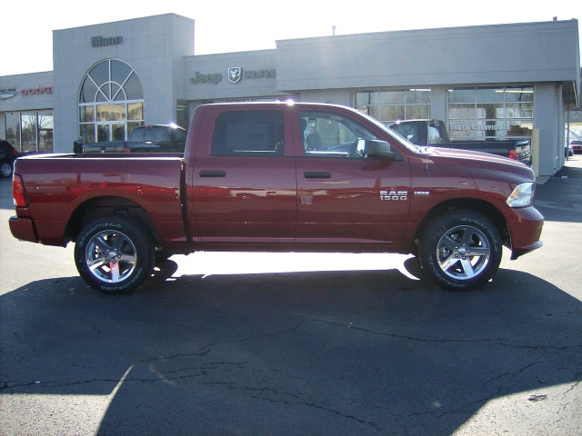 RAM 1500 2014 photo 2