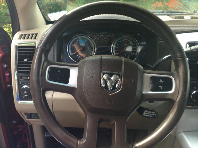 RAM 3500 2011 photo 2