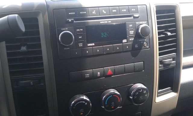 RAM Ram Pickup 2010 photo 12