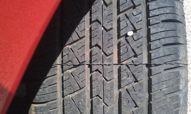 RAM Ram Pickup 2010 photo 2