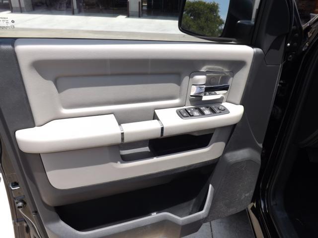 RAM Ram Pickup 2012 photo 3