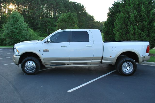RAM Ram Pickup 3.8 GLS Pickup Truck
