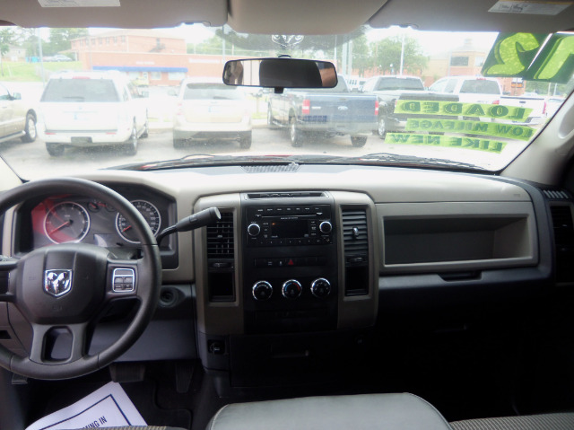 RAM Ram Pickup 4dr LX 4WD Auto Pickup Truck