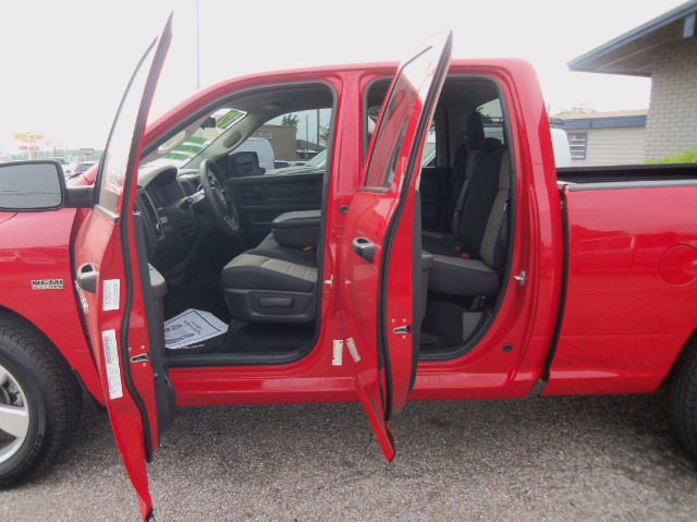 RAM Ram Pickup 2012 photo 1