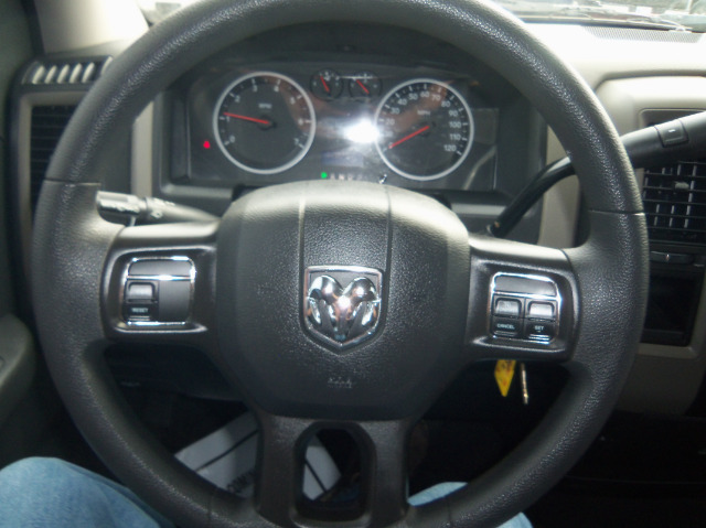 RAM Ram Pickup 2012 photo 16