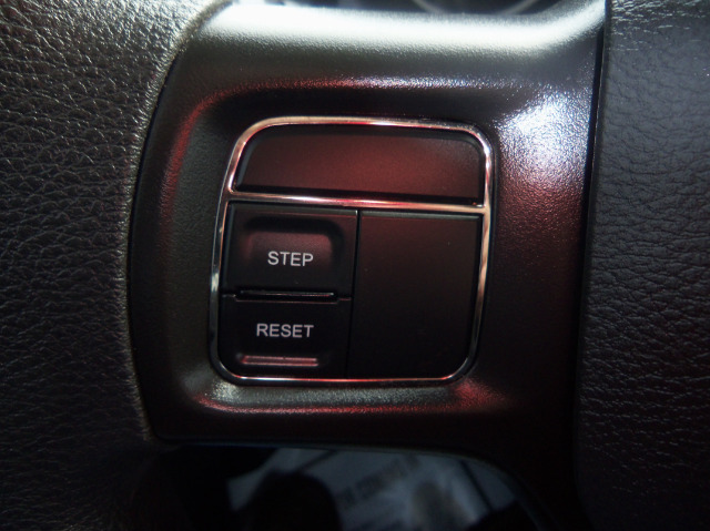 RAM Ram Pickup 2012 photo 9