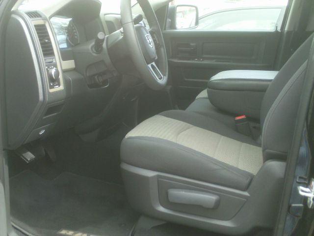 RAM Ram Pickup 4dr LX 4WD Auto Crew Cab Pickup