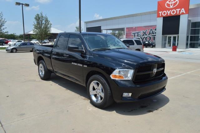 RAM Ram Pickup 2012 photo 2