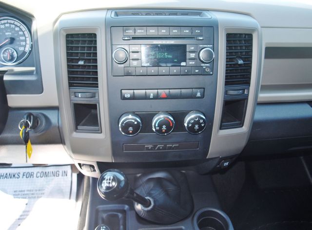 RAM Ram Pickup 2012 photo 10